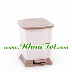 thùng rác đạp chân